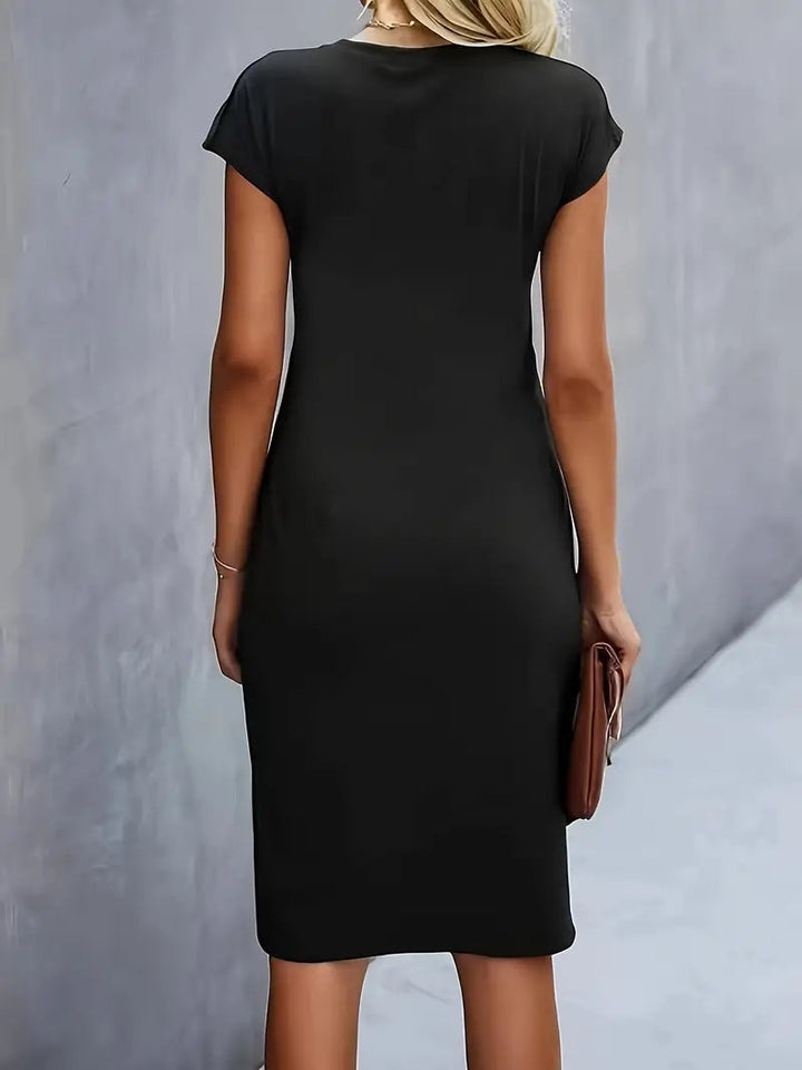 Adelina – Flattering Round Neck Dress