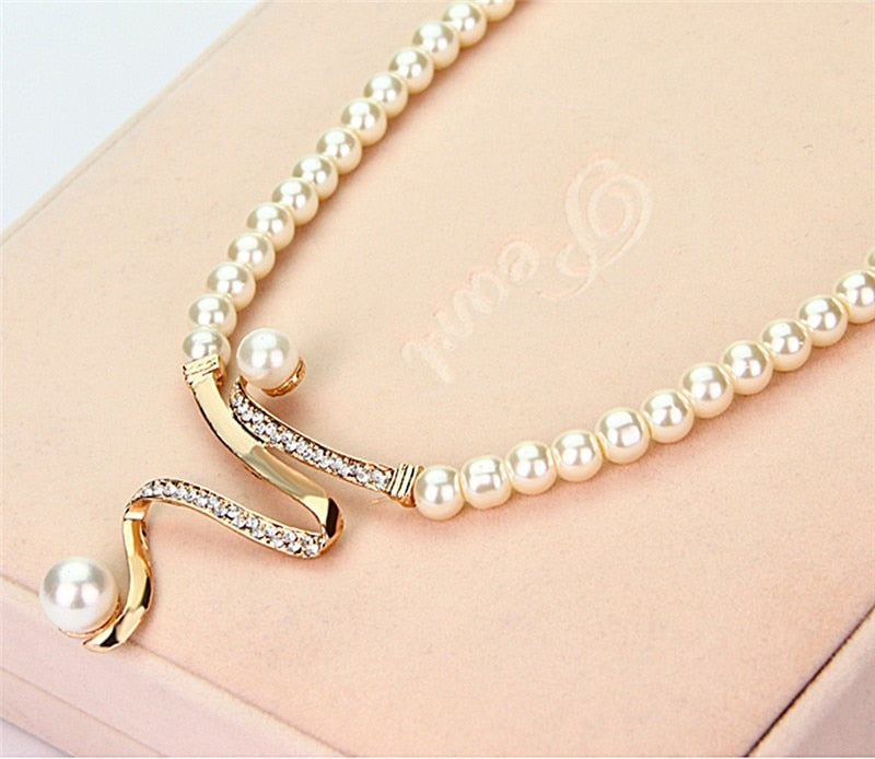 Dorothy | Pearl Crystal Jewelry Set