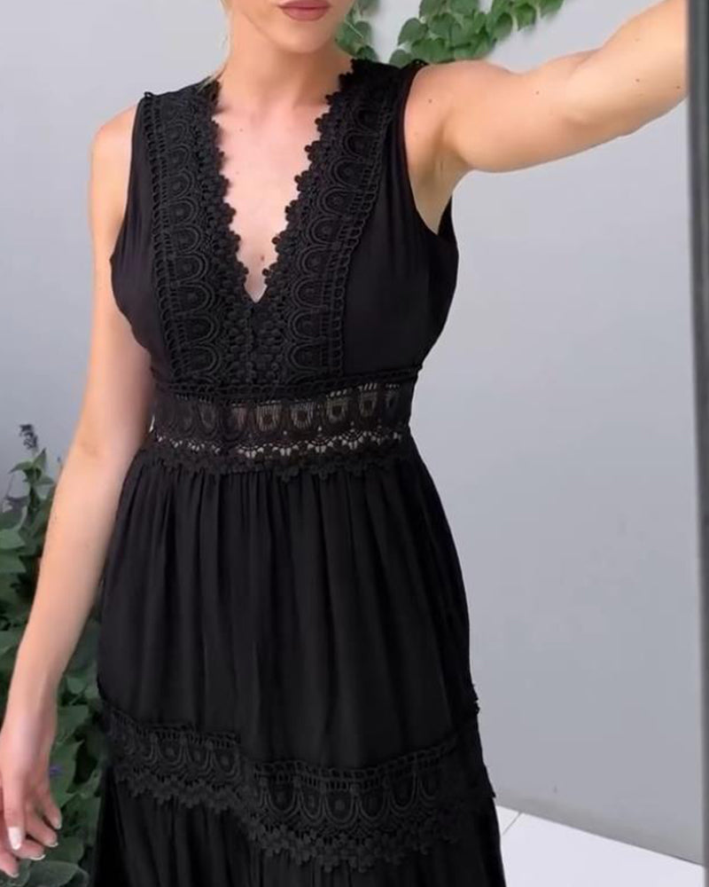 Aurelie | Elegant Lace Dress with V-Neck